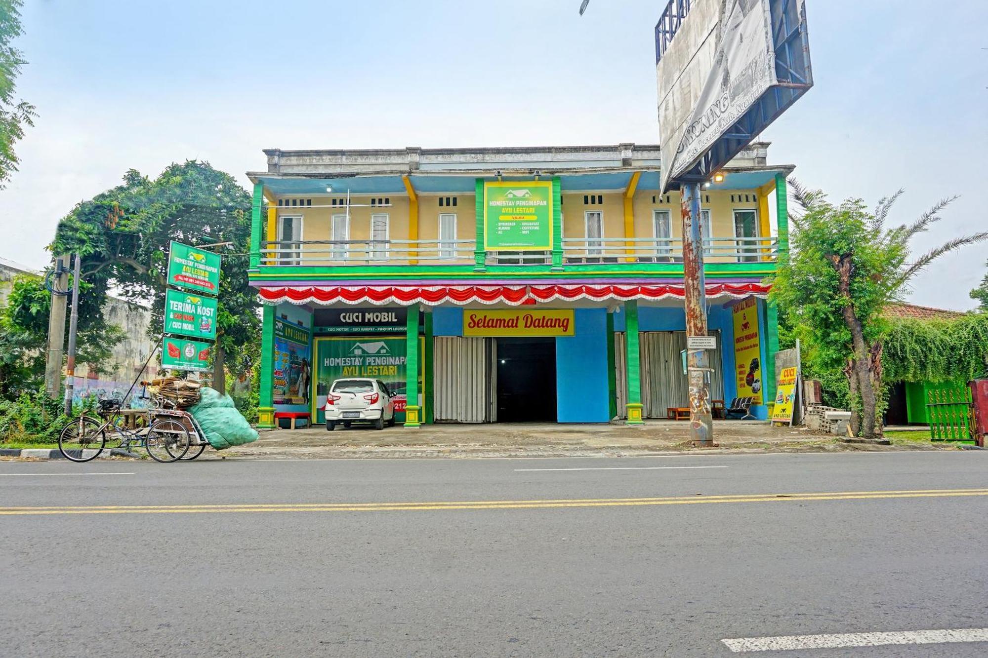 Oyo 91825 Ayu Lestari Homestay Nganjuk Екстер'єр фото